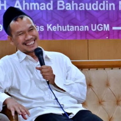 Humor: Gus Baha Kalah Debat dengan Orang Awam