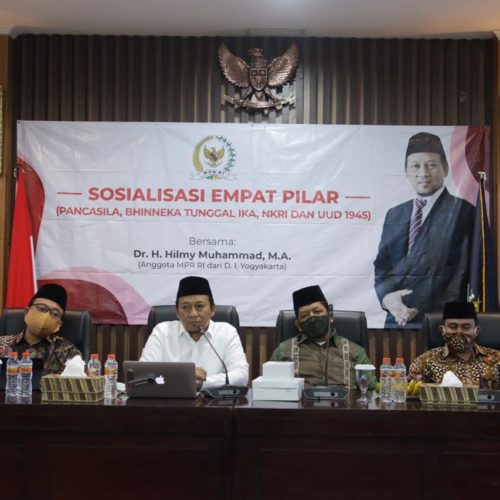 Gus Hilmy Pancasila Wujud Pengamalan Syariat Islam di Indonesia Gus Hilmy Pancasila Wujud Pengamalan Syariat Islam di Indonesia