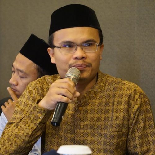 Shalat dengan Memakai Masker Dilarang, Ini Jawaban Ketua LBM NU Kota Yogya Shalat dengan Memakai Masker Dilarang, Ini Jawaban Ketua LBM NU Kota Yogya