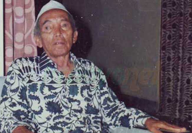 Kisah Kiai Mahrus Aly Membangun Pondok Lirboyo dengan Sholawat