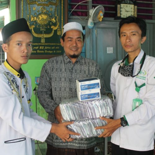 Lazisnu DIY Distribusikan 10.200 Masker dan 2.400 Rapid Test Untuk Pondok Pesantren Lazisnu DIY Distribusikan 10.200 Masker dan 2.400 Rapid Test Untuk Pondok Pesantren