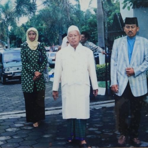 Biografi KH Mufid Mas'ud Pendiri PP Sunan Pandanaran Yogyakarta Biografi KH Mufid Mas'ud Pendiri PP Sunan Pandanaran Yogyakarta
