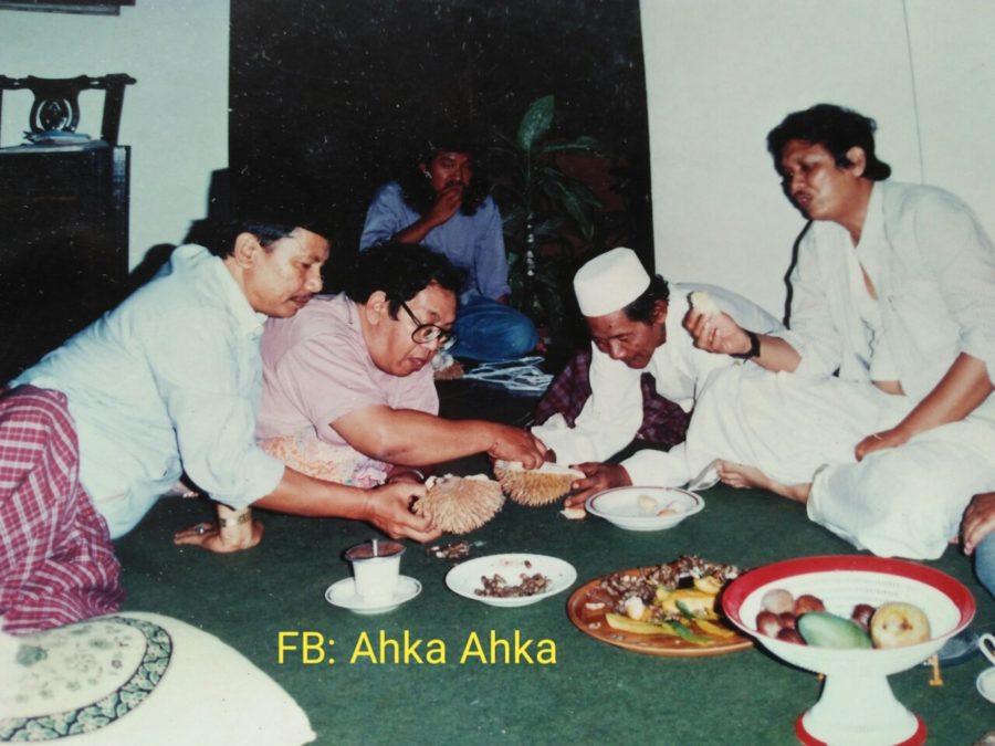 Doa di Makam Mbah Hasyim, Mbah Liem Beri Isyarat Langit untuk Gus Dur