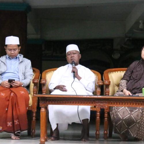 Kisah KH Noer Muhammad Iskandar Ubah Sarang Jin Menjadi Sarang Santri Kisah KH Noer Muhammad Iskandar Ubah Sarang Jin Menjadi Sarang Santri