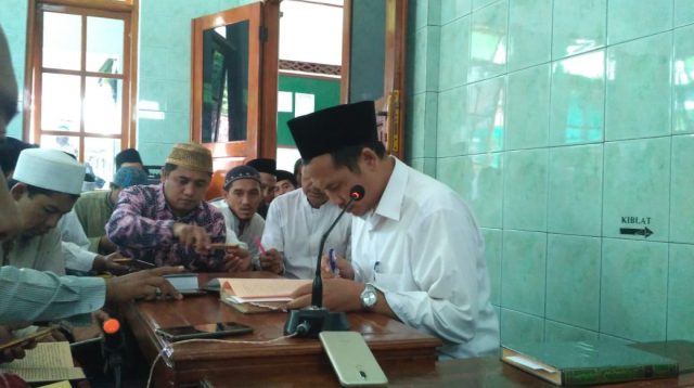 Ketika Seorang Wartawan Bergetar Hatinya Ketika Ngaji Bersama Gus Baha