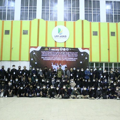 Sinergi Gerakan Aliansi Mahasiswa Bersama Mabes Polri Dukung Percepatan Vaksinasi di Indonesia