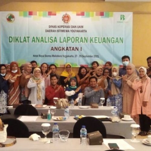 DISKOP UKM DIY Menggandeng UNUYO pada Diklat Analisis Laporan Keuangan