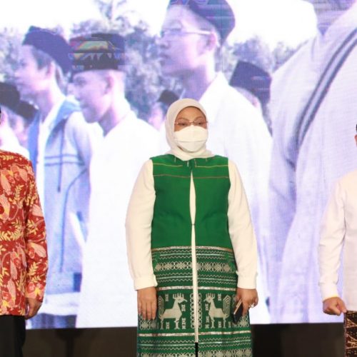 Menaker Meluncurkan Beasiswa Pelatihan 1000 Talenta Santri Menaker Meluncurkan Beasiswa Pelatihan 1000 Talenta Santri