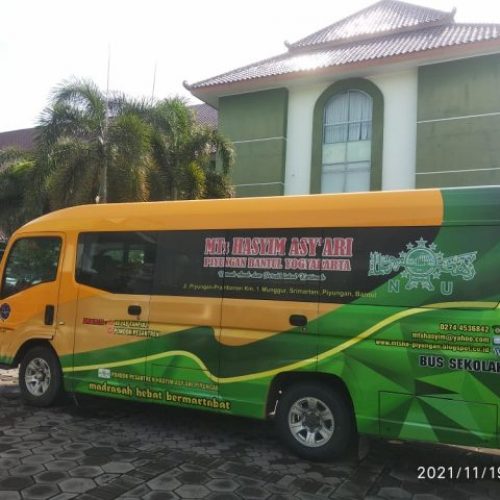 Bus MTs Hasyim Asy'ari Piyungan Kurangi Resiko Bahaya Siswa